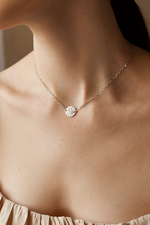 Колье - чокер "Битый медальон" в серебре