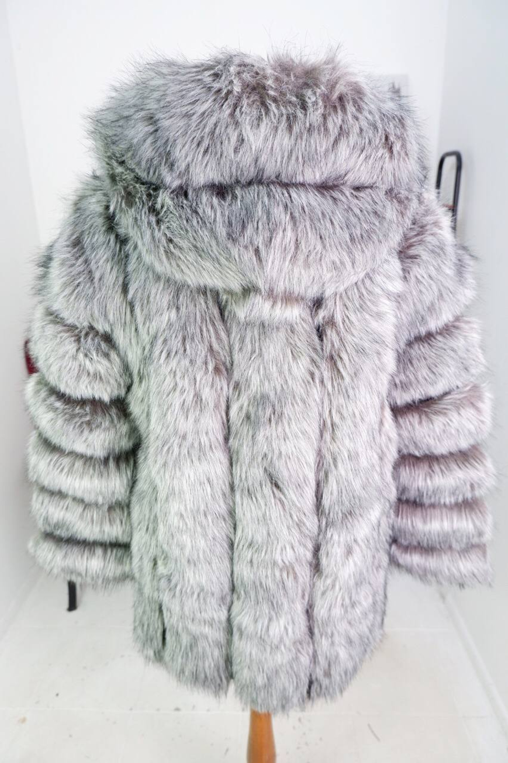 Шубка для стильного образа, визуально на 46/48 размер