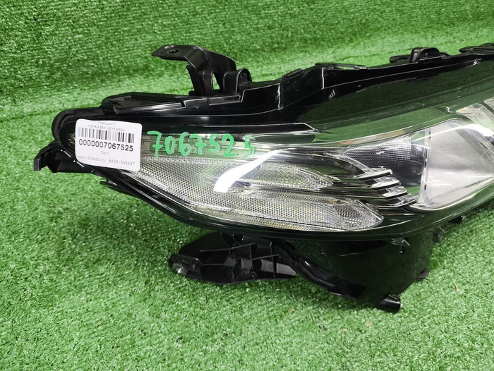 Фара правая Toyota Camry xv70 (2017-2021) LED
