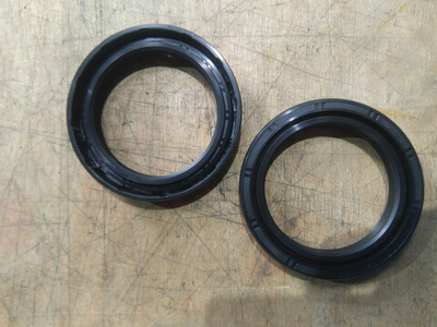 Сальник основного насоса 4639126, 4232070