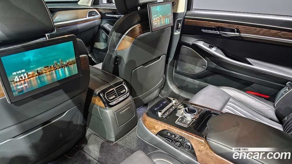 Genesis G90 5.0 AWD (01.2020)