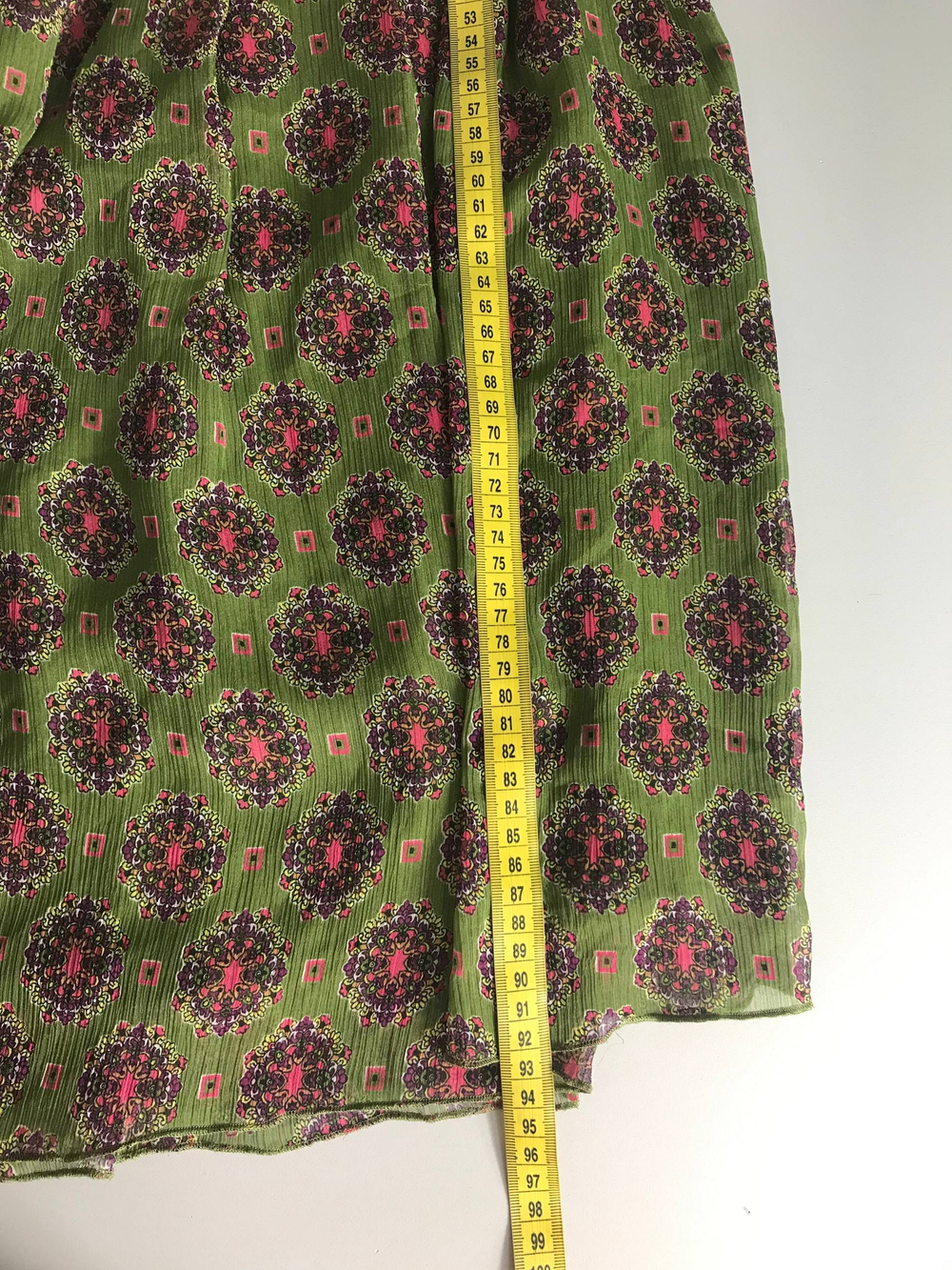 Платье Benetton приятной расцветки, визуально на 46 размер