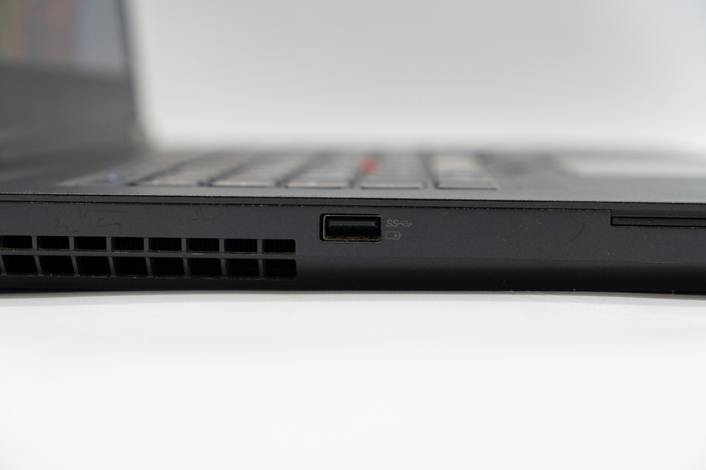 Ноутбук Lenovo ThinkPad P72 ( Xeon E-2186M / Quadro P5200 16GB )