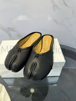 Женские балетки "таби" Maison Margiela черного цвета без задника