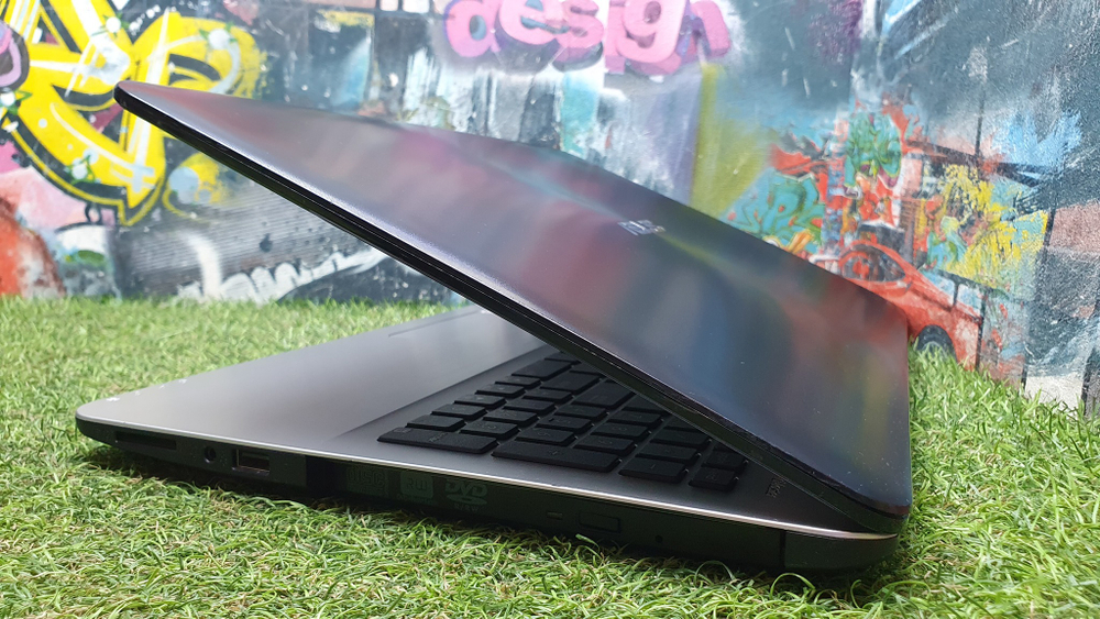 Ноутбук Asus i5-5/8Gb/M320 2Gb