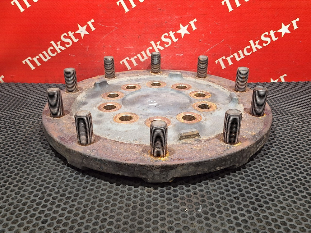 Фланец ступицы передней