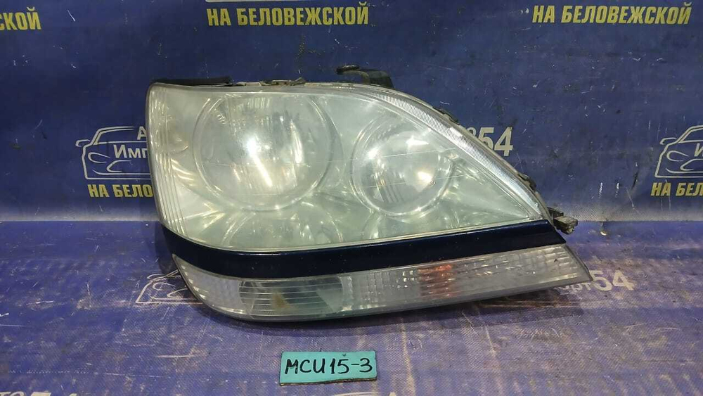 Фара передняя правая TOYOTA HARRIER 2000