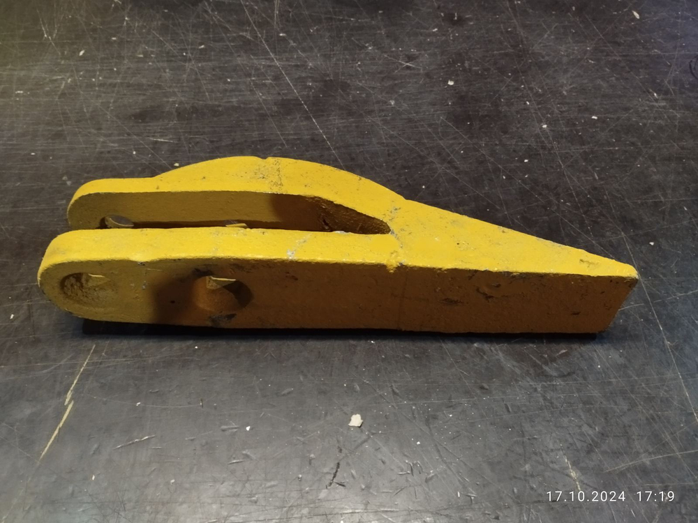 Зуб болтовой центральный 72A0051