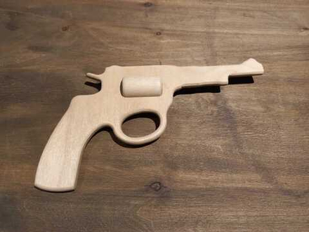 Пистолет деревянный