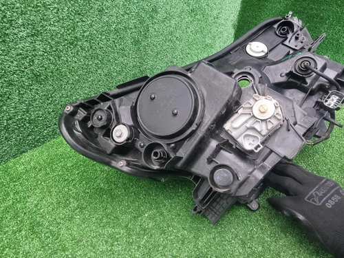 Фара левая Toyota Rav 4 CA40 (2015-2019) LED