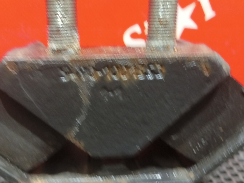 Подушка двигателя передняя 2017г