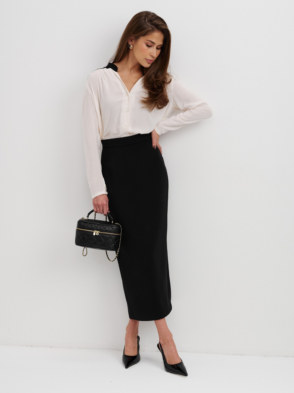 Блуза с черной планкой, молочная