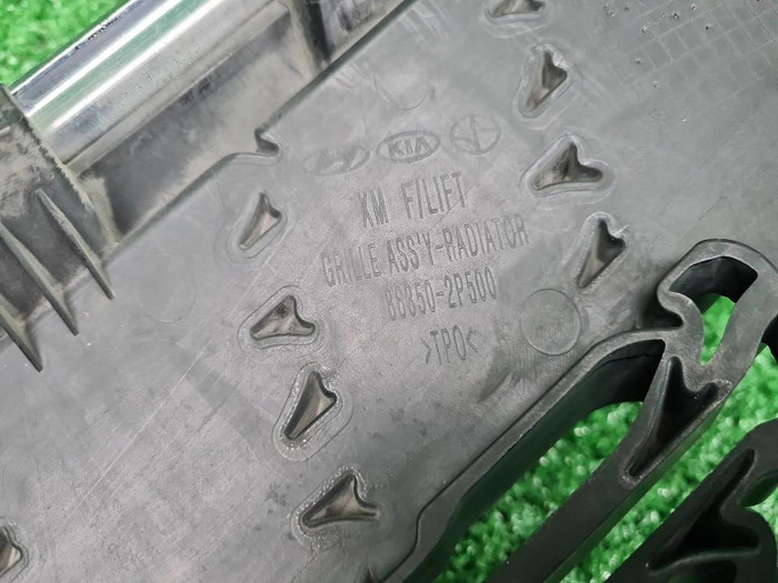 Решетка радиатора KIA Sorento 2 XM (2012-2021)