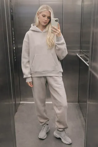 Утепленное худи свободного кроя цвета туман