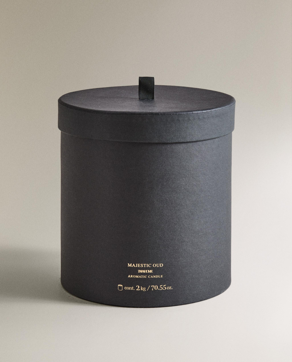 Zara Home Свеча ароматическая Majestic Oud 2000 г, растительный воск, аромат восточный древесный, Коричневый