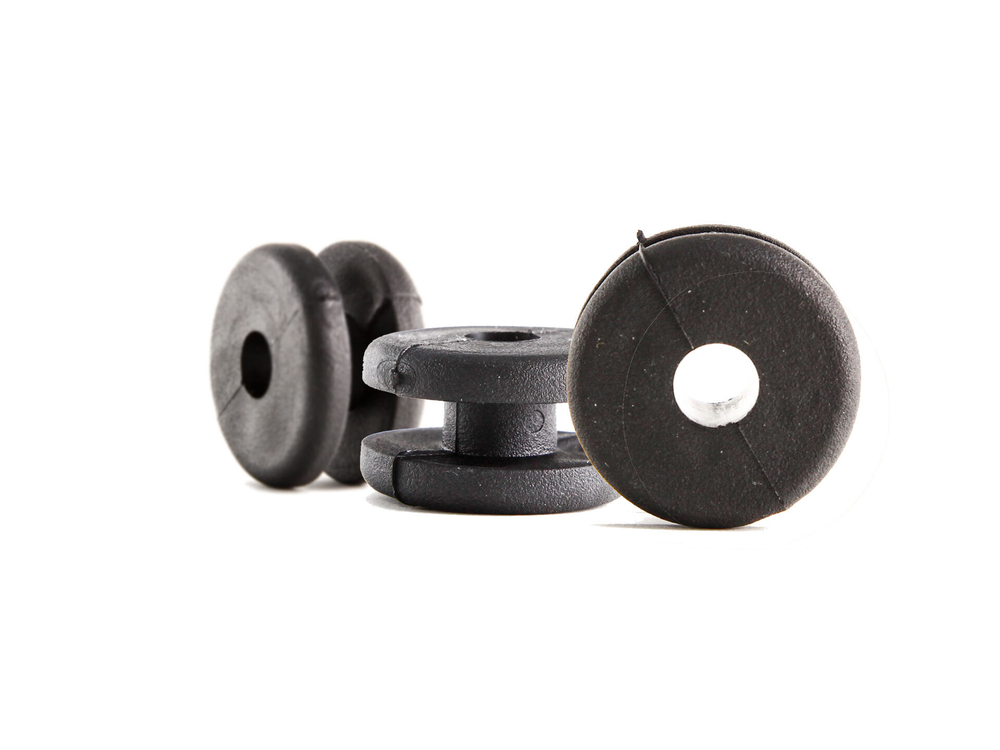 втулка проходная изоляционная