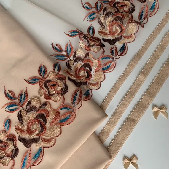 Вышивка на сетке персик/бежевый (правая) 20 см