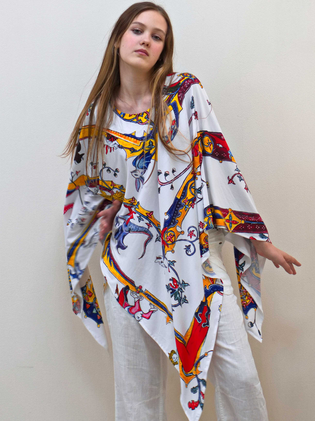 Накидка-пончо "Латтрела", по мотивам средневековых буквиц и фантастических существ со страниц Псалтыри Латтрелла