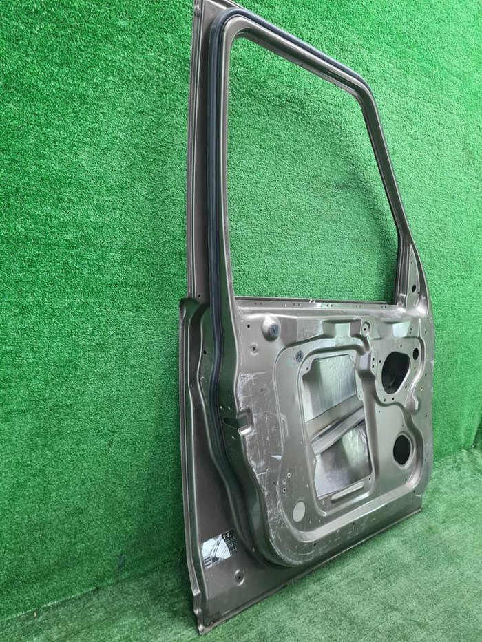 Дверь передняя левая LR Discovery 3 4 (2004-2016)