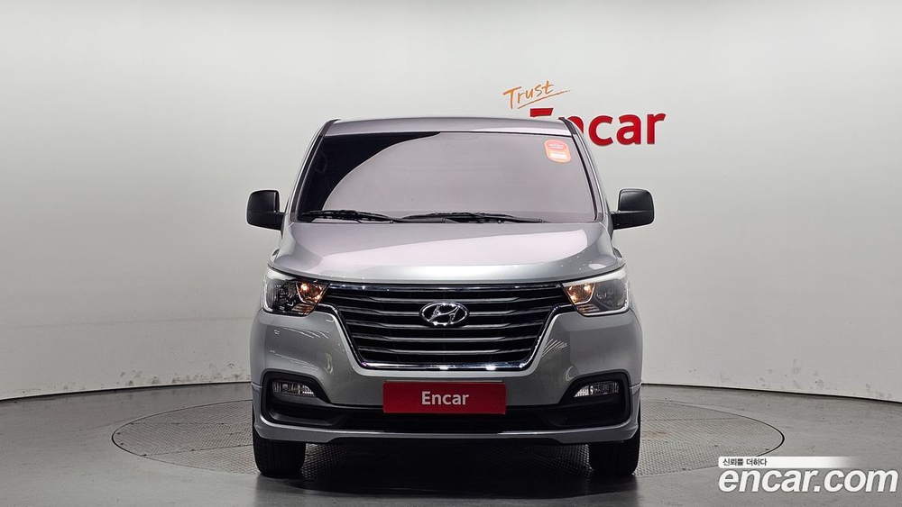 Hyundai The New Grand Starex Van 3-х местный (06.2020)