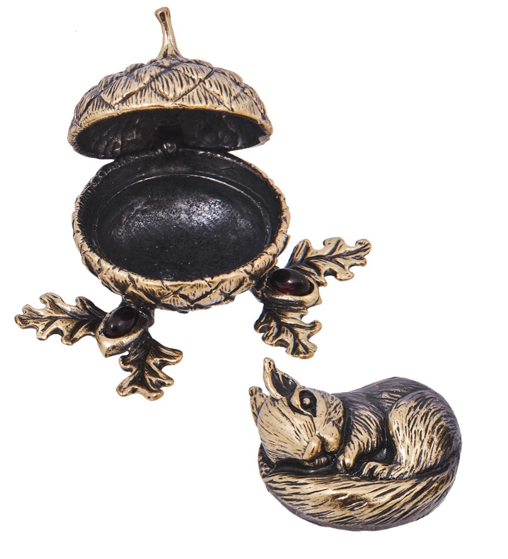 AM-4166 Шкатулка «Белочка в желуде» (латунь, янтарь)