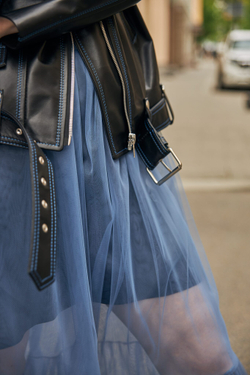 Косуха черная medium с контрастной отстрочкой мягкая кожа