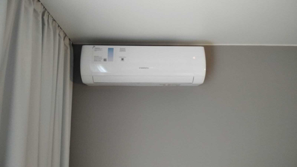 Стандартный монтаж кондиционера   настенного типа        07- 10 (20-30 м2)мощностью до 3 кВт