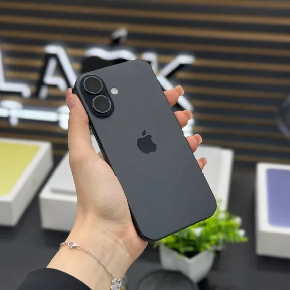 Б/У Телефон Apple iPhone 16 256Gb Black 95% (HRXXMC2KL9)