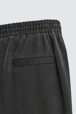 ZARA БРЮКИ RELAXED FIT ИЗ ИСКУССТВЕННОЙ КОЖИ С ЗАКЛЕПКАМИ, ЧЕРНЫЙ