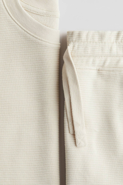 H&M Комплект из футболки и шорт, светло-бежевый