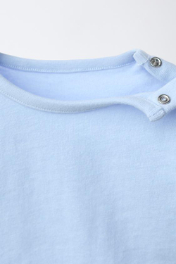 ZARA КОМПЛЕКТ ИЗ ФУТБОЛКИ И ШОРТОВ-БЕРМУДОВ ИЗ ПРЯЖИ ФЛАМЕ, ГОЛУБОЙ