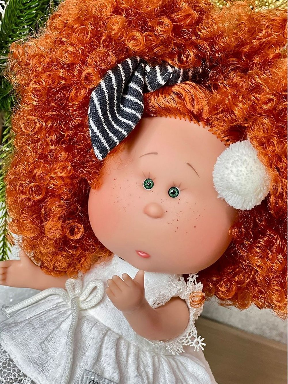 Кукла Nines виниловая 30см MIA в пакете (3403M2)