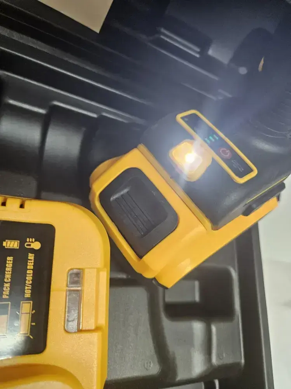 Дрель-шуруповерт, 21 В, 75 Нм, 2 АКБ