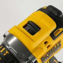 DeWalt Дрель-шуруповерт, 18 В, 60 Нм, 2 АКБ