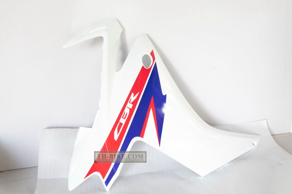 64300-MGZ-D20ZA. COWL SET, R. MIDDLE (WL) *TYPE1*. CBR500