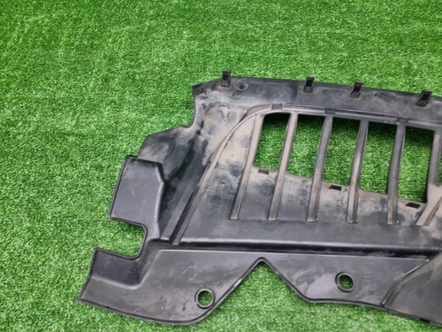 Кожух замка капота Audi A8 4 D5 (2017-2022)