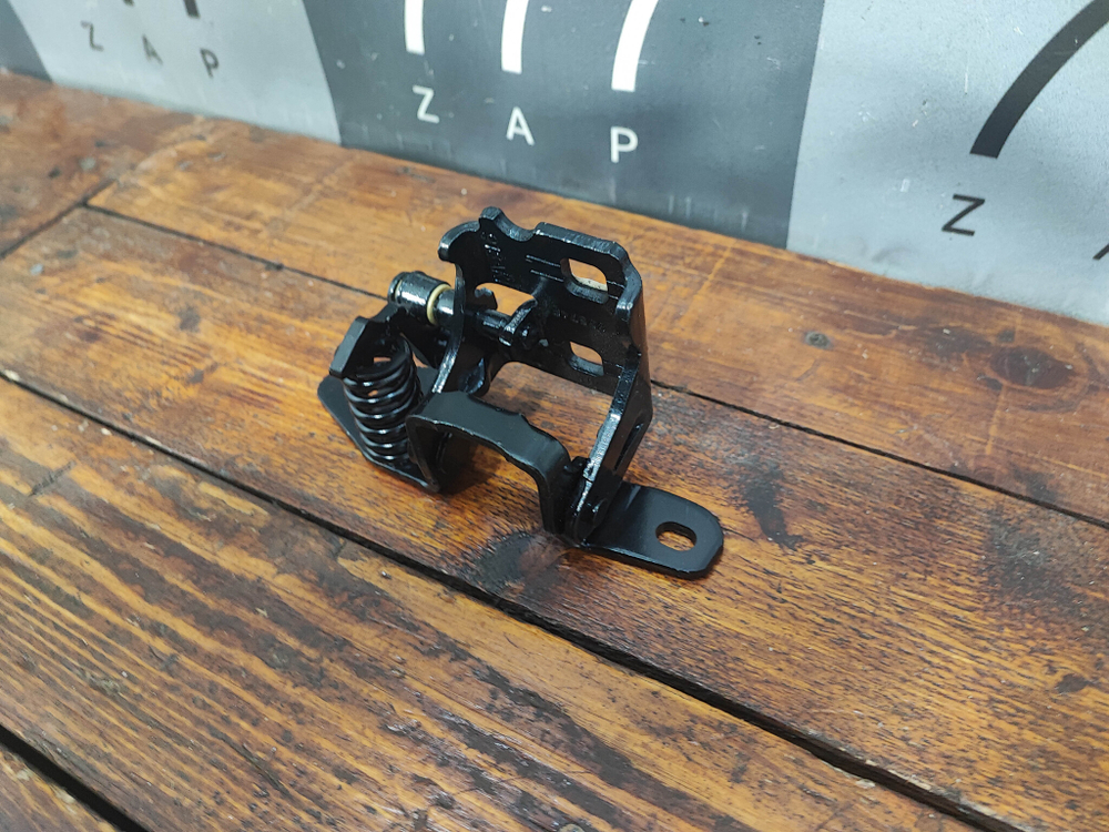 Петля двери задней правой Chrysler Sebring Новая Оригинал 55360918AK