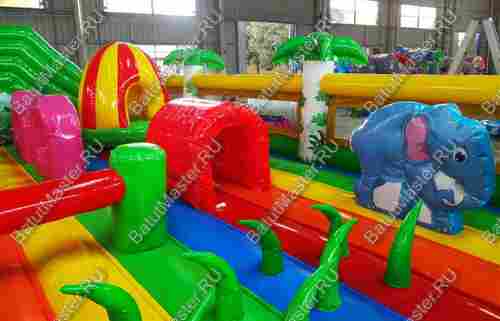 Коммерческий надувной батут "Джунгли малый со скалодромом" 10*7*2,8 м