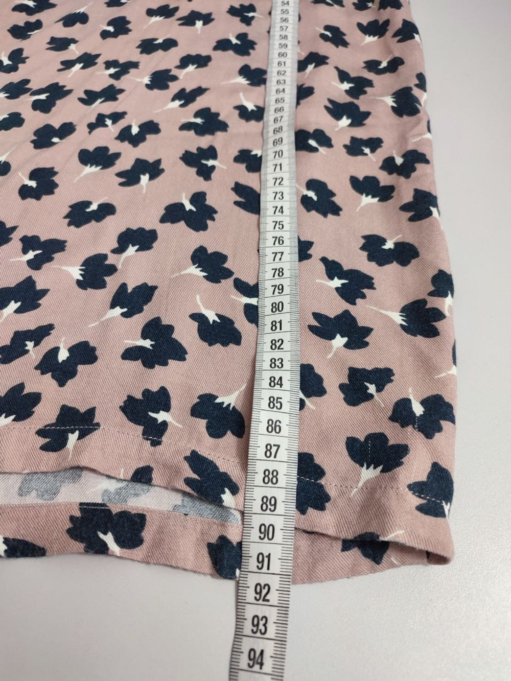 Платье Sela с нежным принтом 44 размер