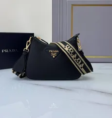 Сумка через плечо Prada черный