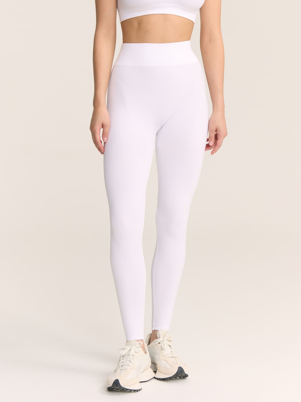 Бесшовные легинсы с высокой посадкой в рубчик