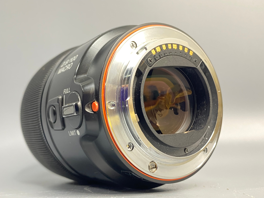 Sony 100mm 2.8 Macro Скол на резьбе