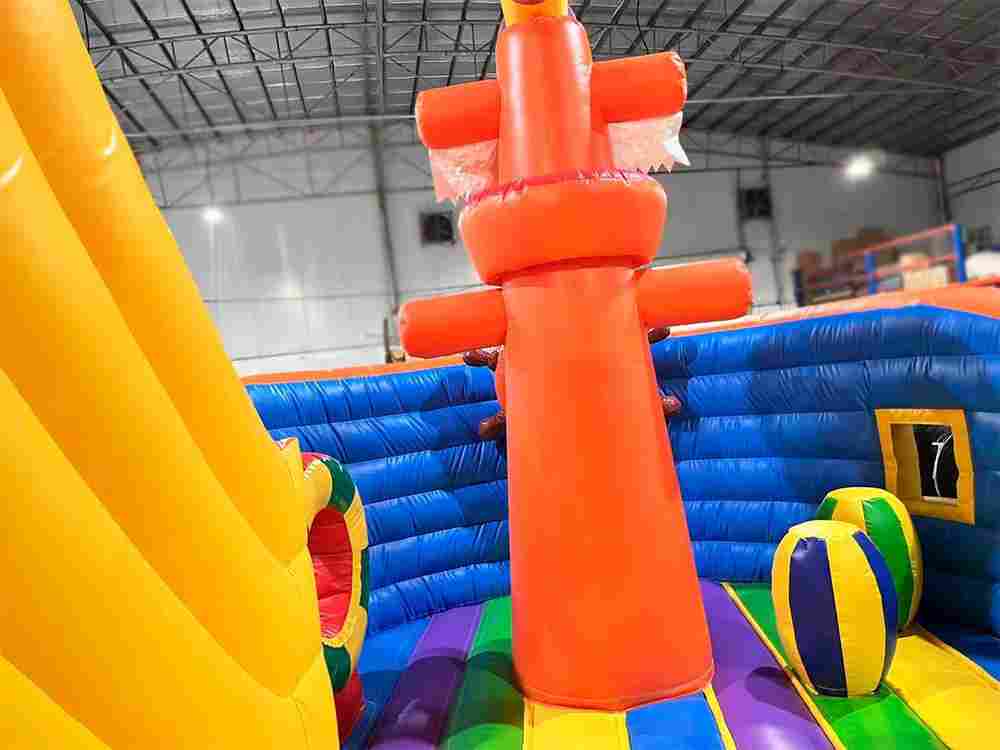 Надувной батут "Веселый кораблик", 7x5x5 м.