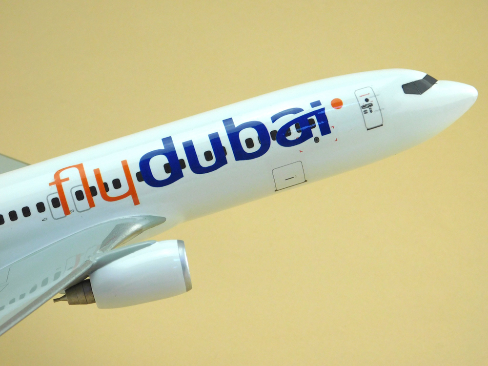 Модель самолета Boeing 737-800 (М1:100 Fly Dubai)