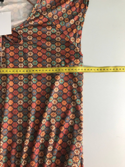 Блузка приятного оттенка, маркировка XL, визуально на 50 размер