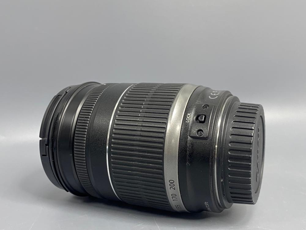 Canon EF-S 18-200mm 3.5-5.6 IS