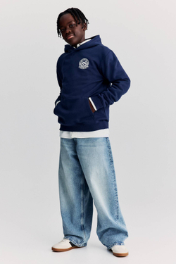 H&M Толстовка с капюшоном и принтом, темно-синий