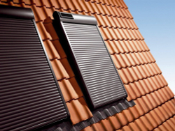 Рольставни VELUX на солнечной батарее SSL 55х78