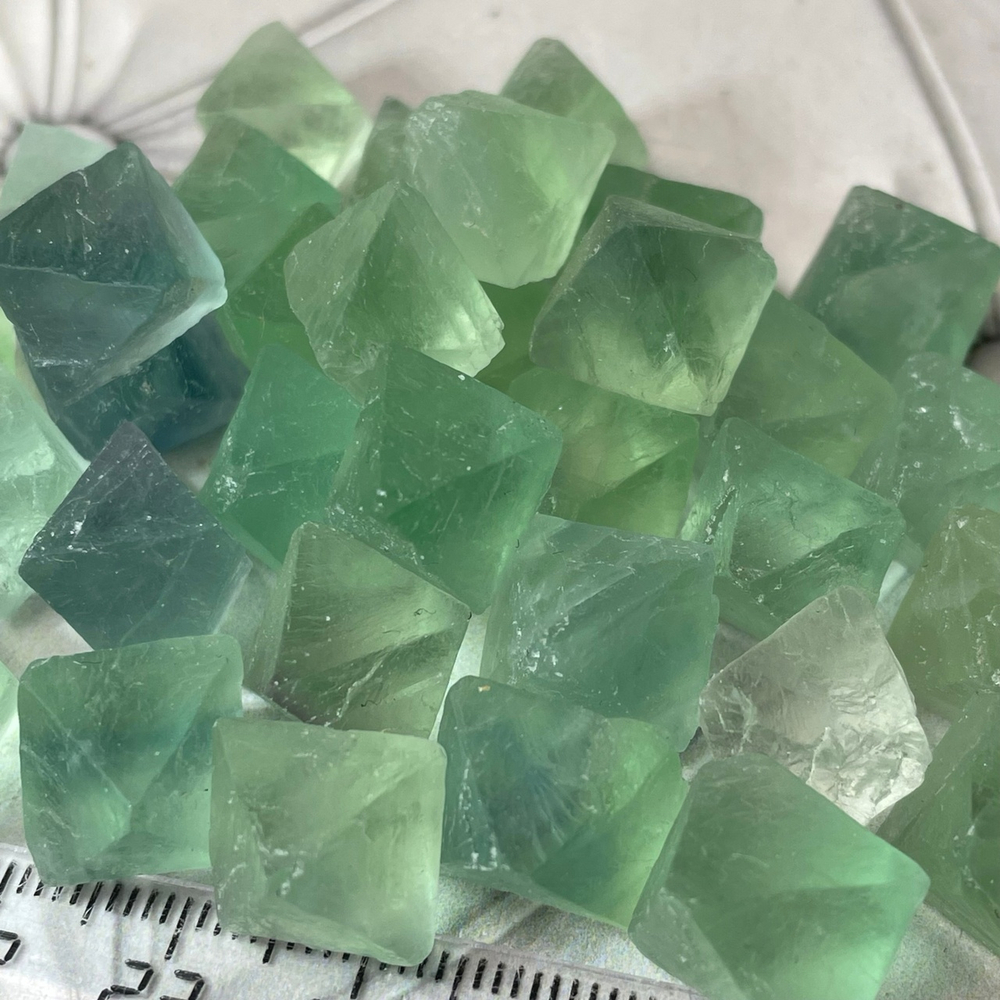 15942 Флюорит октайдер кристалл