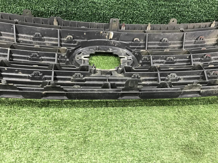 Решетка радиатора Toyota Land Cruiser 200 (2015-2021)